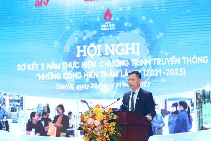Hanoi honors winners of the 2025 Unsung Heroes Writing Competition- Ảnh 2.
