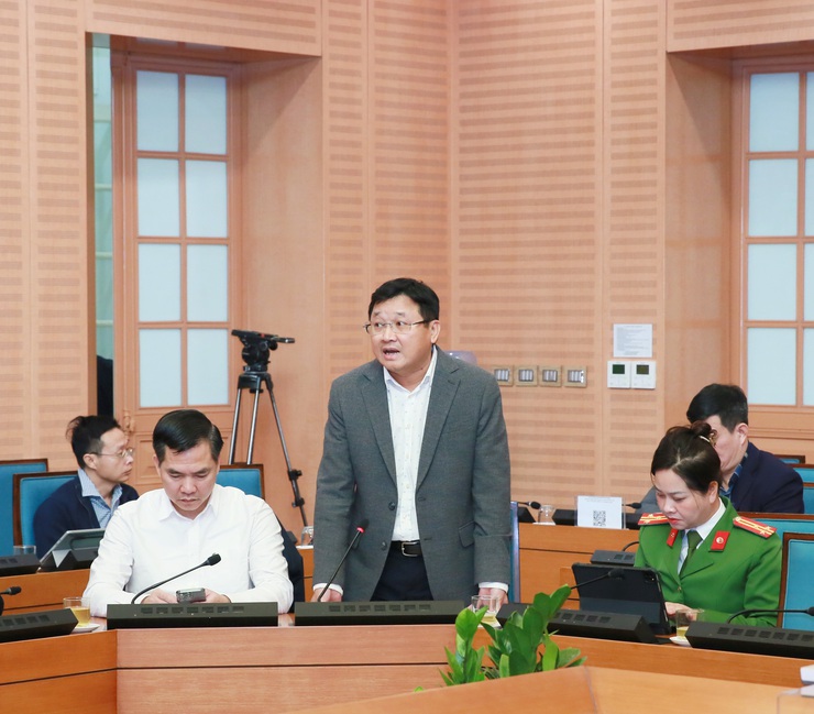 Giải quyết dứt điểm tình trạng “chợ cóc”, “chợ tạm”, điểm kinh doanh tự phát- Ảnh 2.