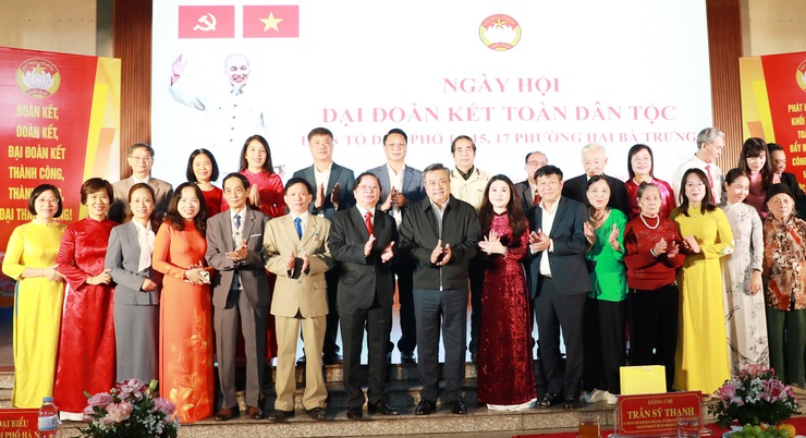 Chủ tịch UBND Thành phố Trần Sỹ Thanh: Xây dựng Thủ đô hạnh phúc từ những điều giản dị- Ảnh 8.