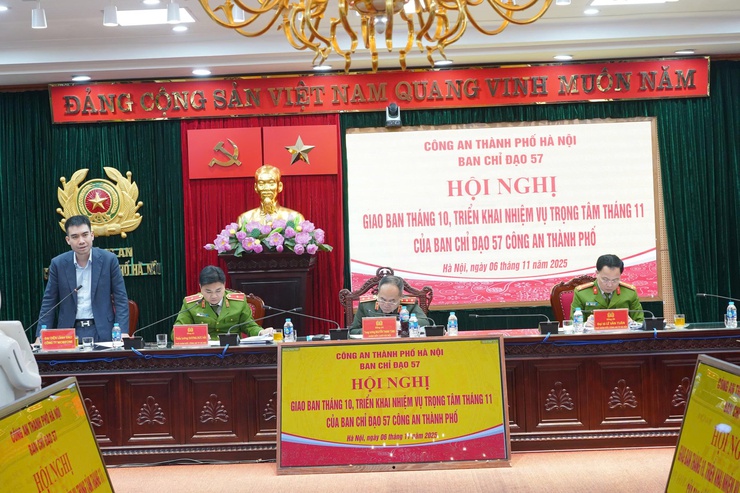 Công an Thủ đô luôn đi đầu, gương mẫu trong thực hiện nhiệm vụ chuyển đổi số- Ảnh 4.