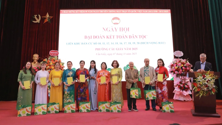 Ngày hội Đại đoàn kết toàn dân tộc năm 2025 phường Cầu Giấy- Ảnh 2.