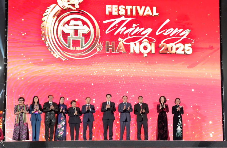 Khai mạc "Festival Thăng Long - Hà Nội lần thứ nhất năm 2025- Ảnh 2.