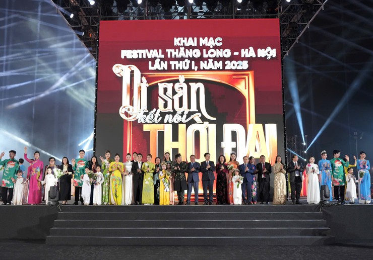 Khai mạc "Festival Thăng Long - Hà Nội lần thứ nhất năm 2025- Ảnh 11.