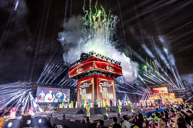 Khai mạc "Festival Thăng Long - Hà Nội lần thứ nhất năm 2025- Ảnh 1.