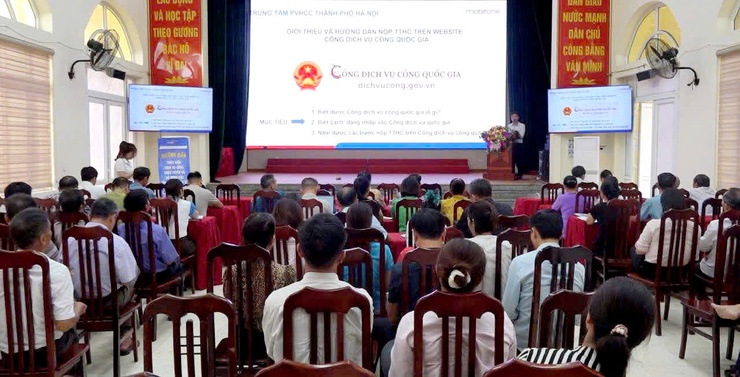 Xã Ứng Thiên tăng tốc chuyển đổi số và cải cách hành chính năm 2025- Ảnh 1.