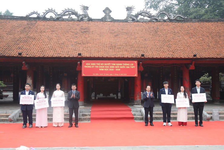 Hà Nội gặp mặt, động viên đội tuyển học sinh giỏi quốc gia năm học 2025-2026- Ảnh 5.