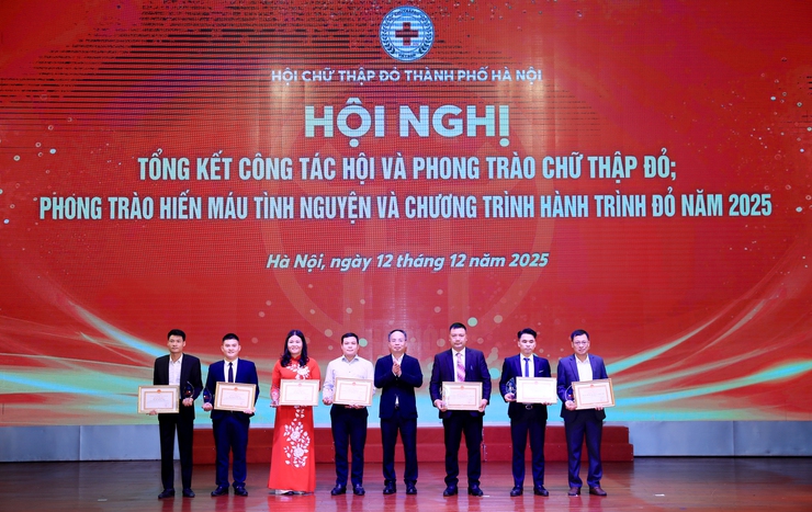 Hội Chữ thập đỏ thành phố Hà Nội tổ chức hội nghị Tổng kết công tác hội năm 2025- Ảnh 1.