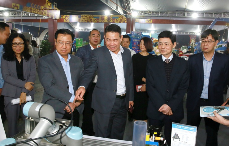 Khai mạc Hội chợ ‘Made in Vietnam” năm 2025- Ảnh 2.