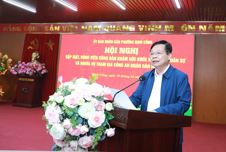 Phường Định Công gặp mặt, động viên 132 công dân khám sức khỏe nghĩa vụ- Ảnh 1.