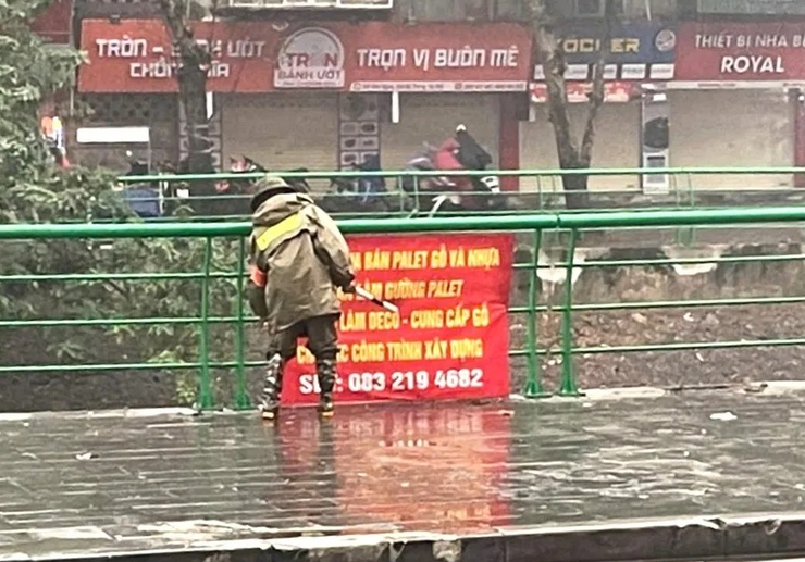 Phường Vĩnh Tuy quyết liệt lập lại trật tự đô thị- Ảnh 4.