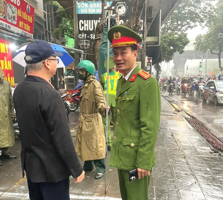 Phường Vĩnh Tuy quyết liệt lập lại trật tự đô thị- Ảnh 2.