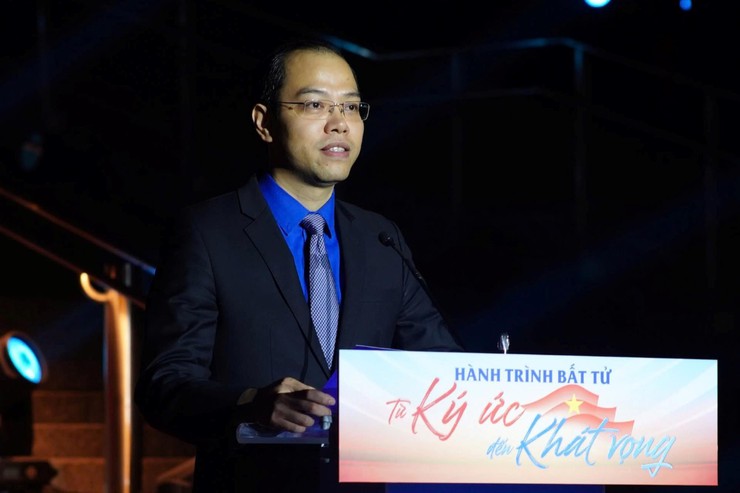 Immortal journey honors nearly 300 outstanding sons and daughters of Hanoi- Ảnh 2.