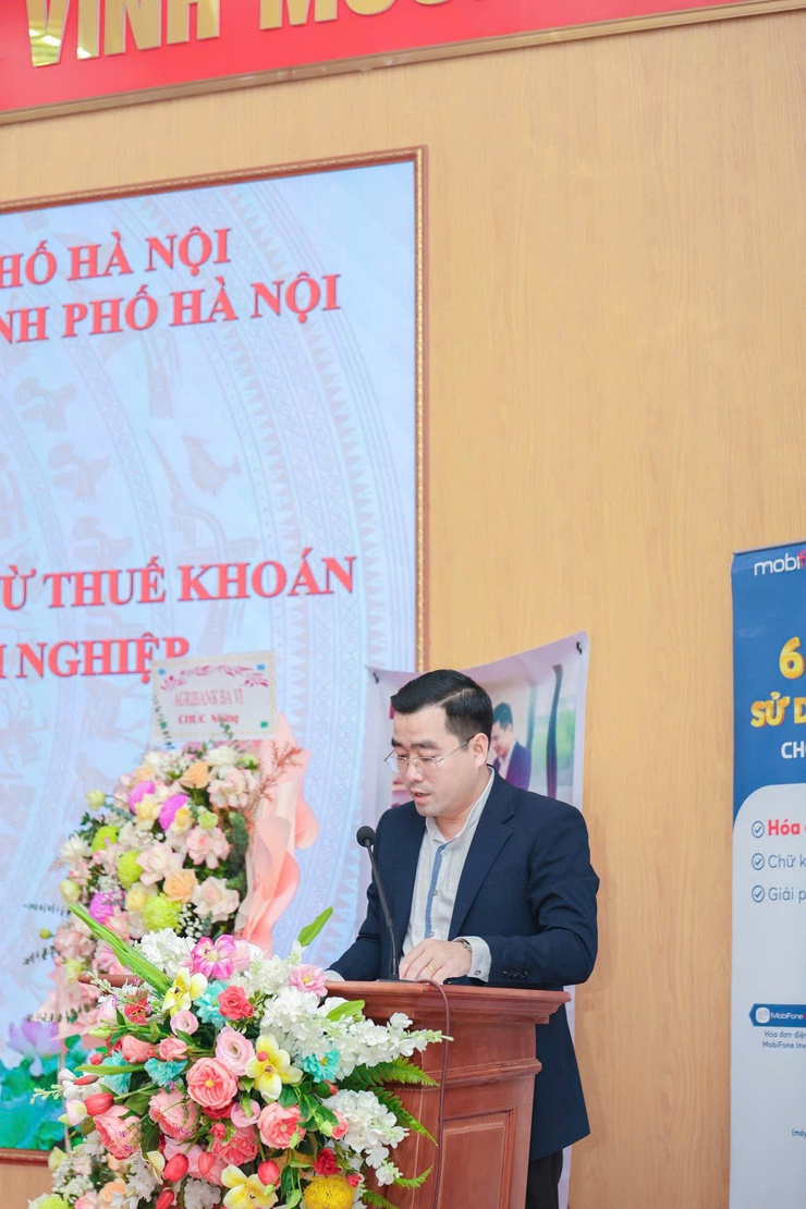 Xã Yên Bài tổ chức hội nghị tập huấn, hỗ trợ hộ kinh doanh chuyển đổi từ thuế khoán sang kê khai và phát triển doanh nghiệp và ứng dụng chuyển đổi số vào hoạt động kinh doanh- Ảnh 1.