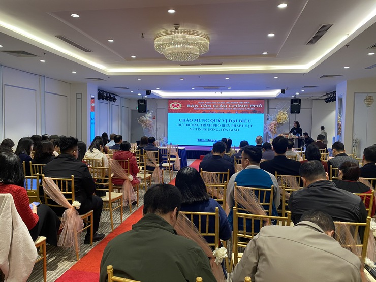 Tập huấn nghiệp vụ giải quyết thủ tục hành chính lĩnh vực tín ngưỡng, tôn giáo cho cán bộ, công chức các xã, phường của thành phố Hà Nội- Ảnh 4.