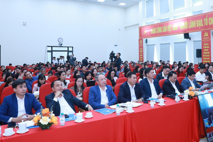 Chủ tịch UBND Thành phố Vũ Đại Thắng tiếp xúc cử tri đơn vị bầu cử số 5- Ảnh 1.