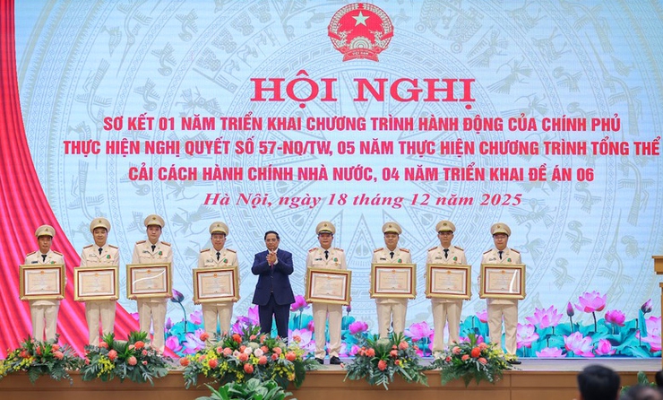 Xây dựng Chính phủ số gắn với tinh gọn bộ máy và nâng cao chất lượng phục vụ- Ảnh 3.