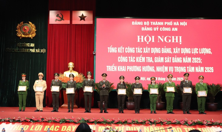 Công an thành phố Hà Nội tổng kết công tác xây dựng Đảng năm 2025- Ảnh 2.