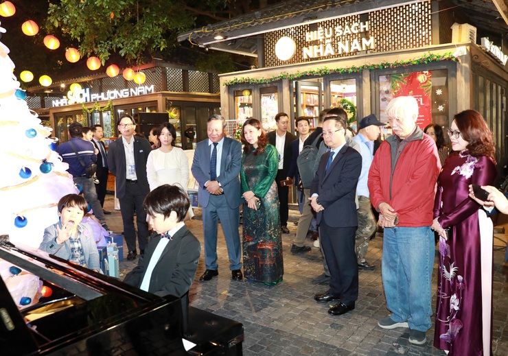 Khai mạc chuỗi hoạt động đêm “Hà Nội Đẹp Sound” tại Phố Sách- Ảnh 3.