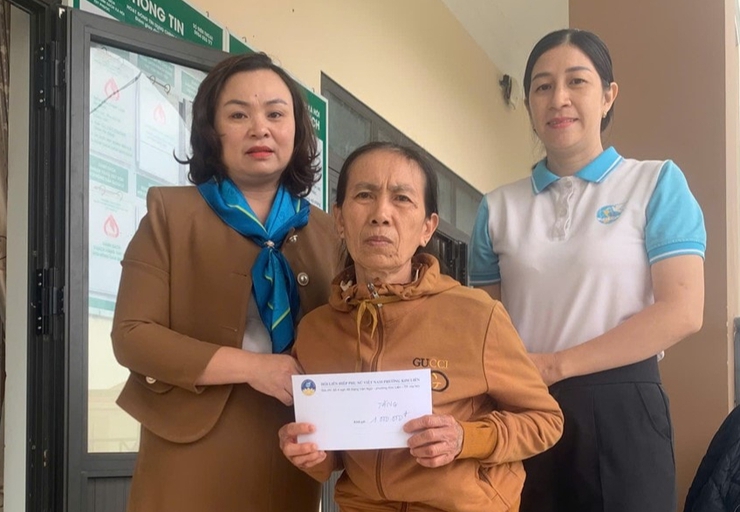 Phụ nữ Thủ đô lan tỏa tinh thần sẻ chia, chung tay hỗ trợ đồng bào miền Trung, Tây Nguyên- Ảnh 4.