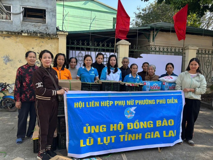 Phụ nữ Thủ đô lan tỏa tinh thần sẻ chia, chung tay hỗ trợ đồng bào miền Trung, Tây Nguyên- Ảnh 2.
