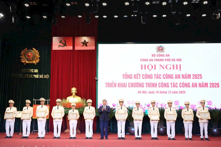 Hanoi police lead exemplary implementation of capital political security missions- Ảnh 1.