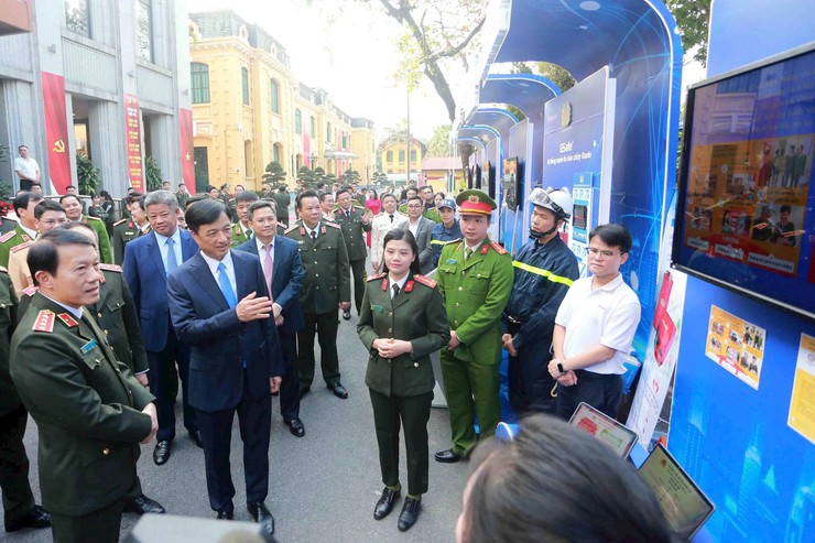 Hanoi police lead exemplary implementation of capital political security missions- Ảnh 5.