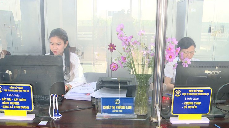 Người "kết nối" dịch vụ công với Nhân dân ở Phúc Lộc- Ảnh 1.