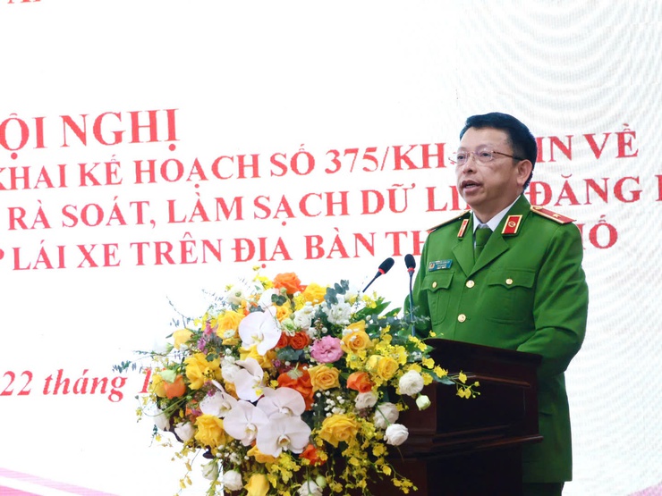 Công an Thành phố tăng tốc “nước rút” làm sạch dữ liệu đăng ký phương tiện, giấy phép lái xe- Ảnh 3.