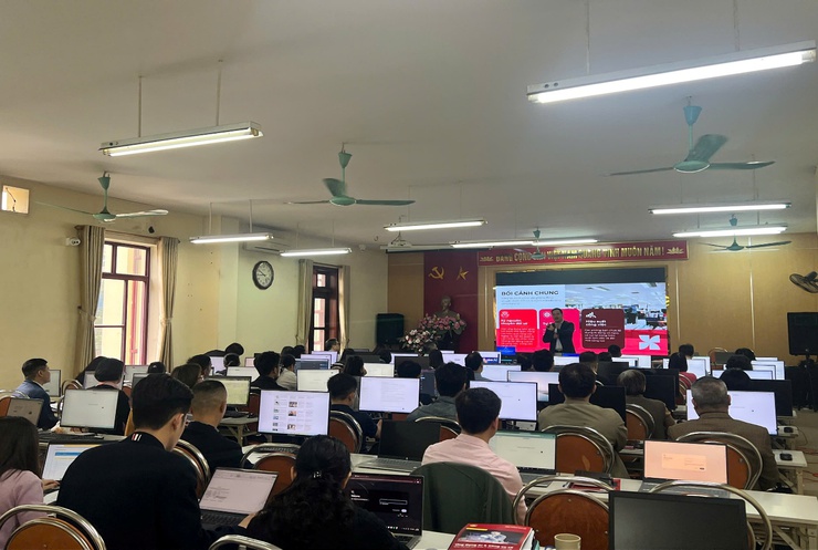 Phường Kim Liên quyết tâm đẩy mạnh ứng dụng công nghệ thông tin, trí tuệ nhân tạo trong hoạt động quản lý, điều hành- Ảnh 2.