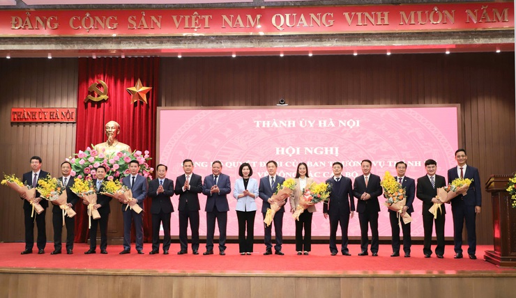 Thành ủy Hà Nội công bố 9 quyết định công tác cán bộ- Ảnh 2.