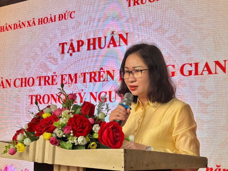 UBND xã Hoài Đức tổ chức tập huấn an toàn cho trẻ em trên không gian mạng trong kỷ nguyên số- Ảnh 1.