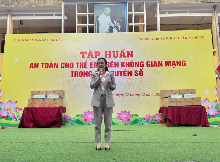 UBND xã Hoài Đức tổ chức tập huấn an toàn cho trẻ em trên không gian mạng trong kỷ nguyên số- Ảnh 2.