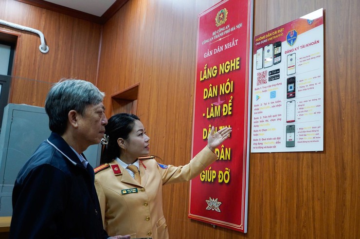 Hà Nội: Mỗi ngày in gần 3.000 phôi giấy phép lái xe vật lý (thẻ PET)- Ảnh 2.