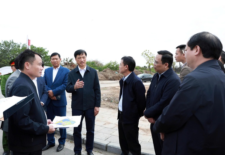 Bí thư Thành ủy Nguyễn Duy Ngọc: Đẩy nhanh tiến độ các dự án, không làm ảnh hưởng cuộc sống người dân- Ảnh 2.