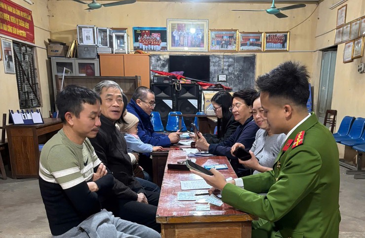 Xã Suối Hai gấp rút hoàn thành tiến độ làm sạch dữ liệu Giấy phép lái xe trên ứng dụng iHanoi- Ảnh 3.