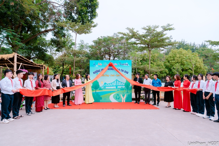 Phường Long Biên lan tỏa mạnh mẽ phong trào “Sáng - Xanh - Sạch - Đẹp” tại Trường THCS Cự Khối- Ảnh 1.