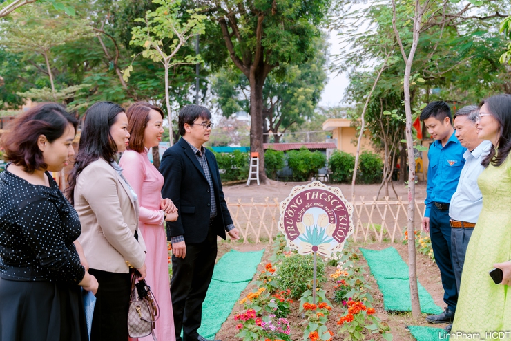 Phường Long Biên lan tỏa mạnh mẽ phong trào “Sáng - Xanh - Sạch - Đẹp” tại Trường THCS Cự Khối- Ảnh 14.