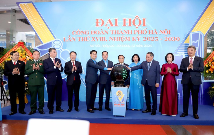 Khai mạc Triển lãm "Công đoàn Thủ đô - Đổi mới, sáng tạo, hội nhập"- Ảnh 2.