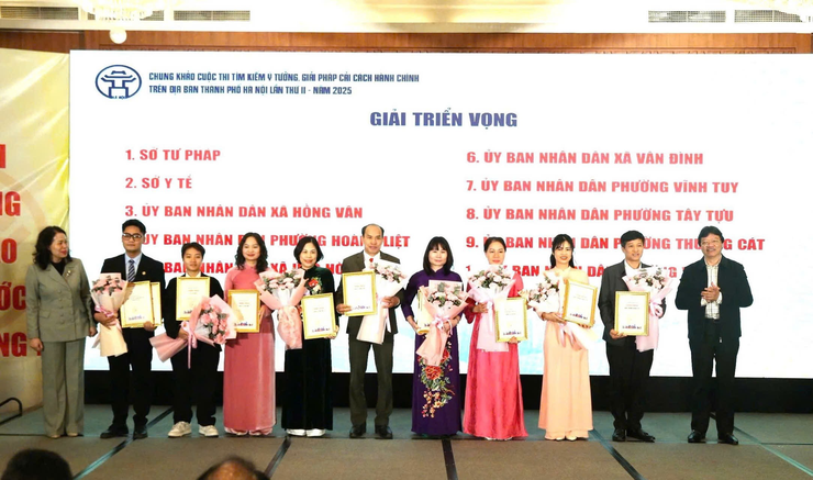 UBND xã Hồng Vân đạt giải Triển vọng Cuộc thi “Tìm kiếm ý tưởng, giải pháp cải cách hành chính” năm 2025 của thành phố Hà Nội- Ảnh 1.