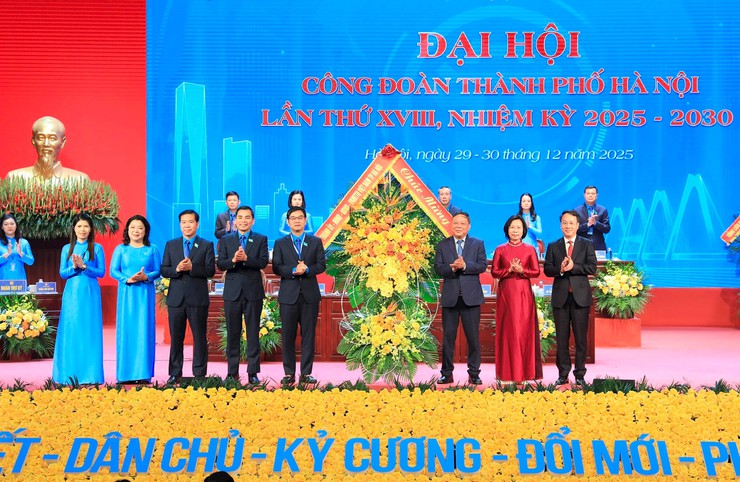 Đại hội Công đoàn thành phố Hà Nội lần thứ XVIII, nhiệm kỳ 2025 - 2030 thành công tốt đẹp- Ảnh 5.