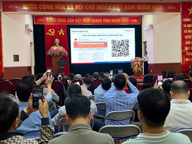 Đẩy mạnh công tác chuyển đổi số - Nhiệm vụ trọng tâm trên địa bàn xã Ngọc Hồi- Ảnh 4.