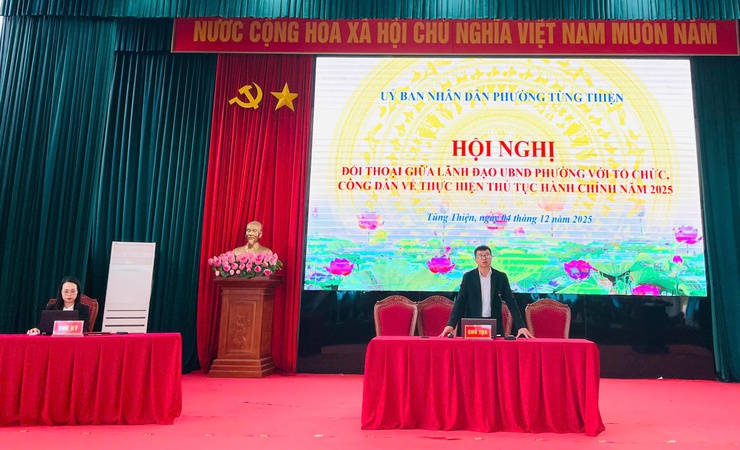 Đ/c Nguyễn Hải Anh - Phó Chủ tịch UBND phường trả lời ý kiến của công dân