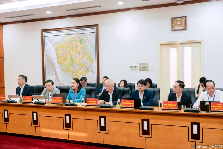 Hanoi delegation works with Viet Hung Ward- Ảnh 2.