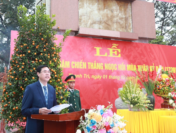 Phó Bí thư Thường trực Thành ủy Nguyễn Văn Phong dâng hương kỷ niệm 236 năm Chiến thắng Ngọc Hồi- Ảnh 4.