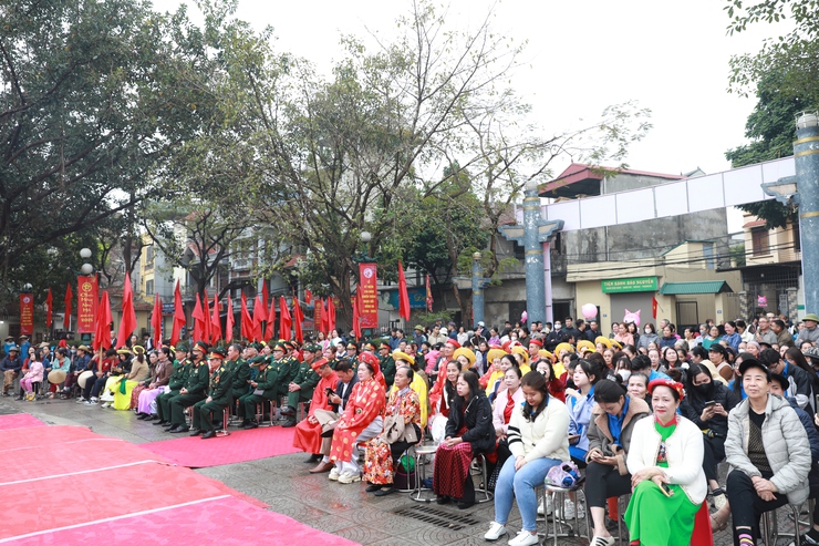 Phó Bí thư Thường trực Thành ủy Nguyễn Văn Phong dâng hương kỷ niệm 236 năm Chiến thắng Ngọc Hồi- Ảnh 7.