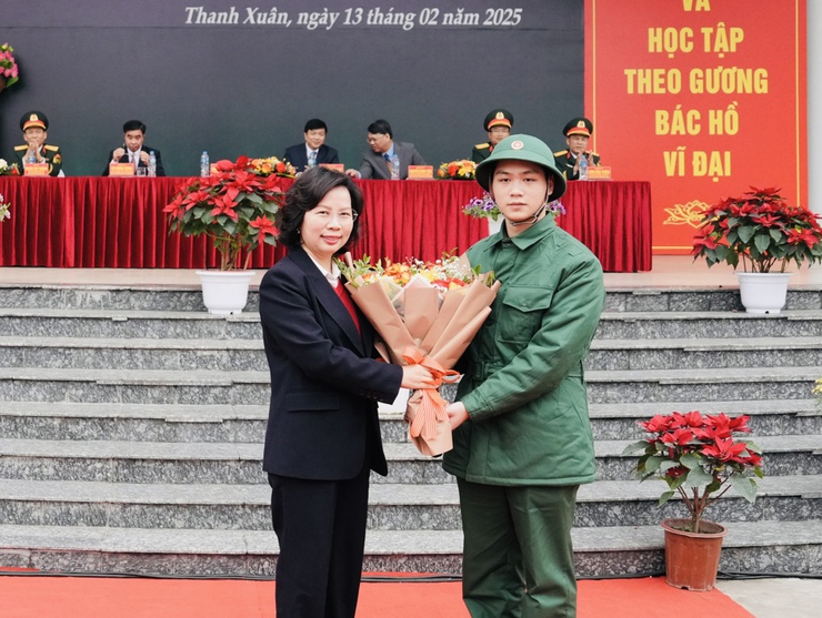 69 thanh niên ưu tú quận Thanh Xuân lên đường bảo vệ Tổ quốc- Ảnh 2.