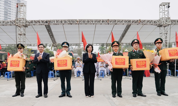 69 thanh niên ưu tú quận Thanh Xuân lên đường bảo vệ Tổ quốc- Ảnh 3.