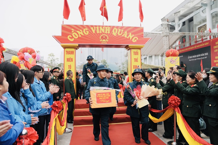 69 thanh niên ưu tú quận Thanh Xuân lên đường bảo vệ Tổ quốc- Ảnh 4.