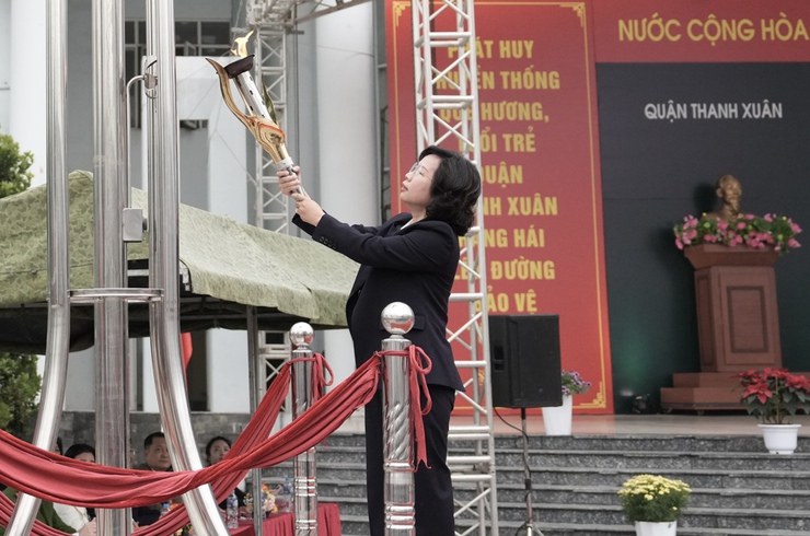 69 thanh niên ưu tú quận Thanh Xuân lên đường bảo vệ Tổ quốc- Ảnh 1.