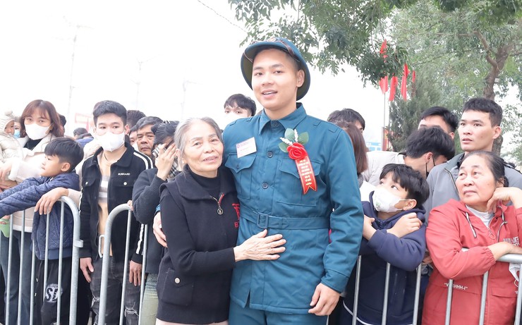 187 tân binh huyện Mỹ Đức lên đường thực hiện nghĩa vụ thiêng liêng- Ảnh 1.